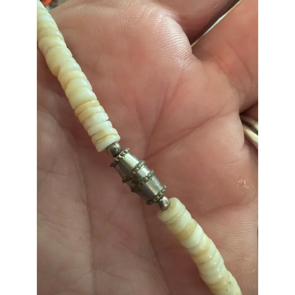 Vintage Native American or Southwestern style necklace shell beads sponge coral
